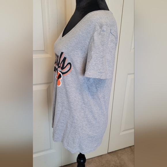 🔥2For$20 Women's T Shirt Cincinnati Bengals NFL Size M - Picture 5 of 8